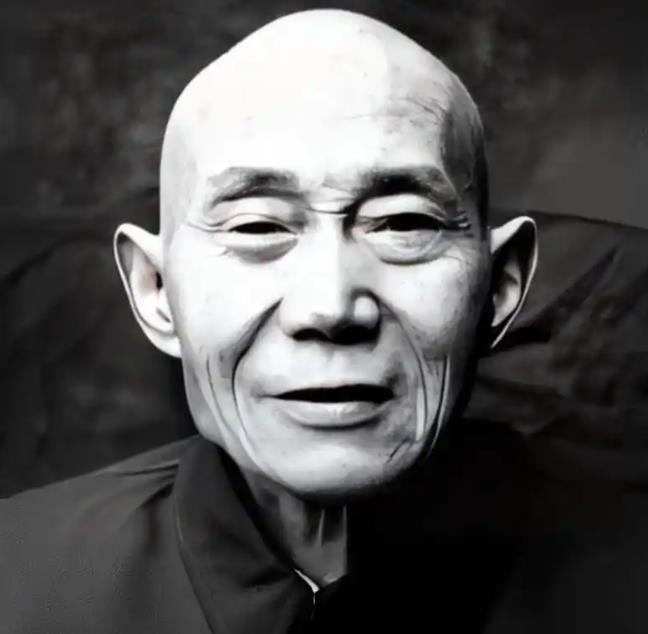 抗战中，八路军吴凤翔叛变，当众枪杀地下党"卧底"，日军高官大喜过望，将他当成自己