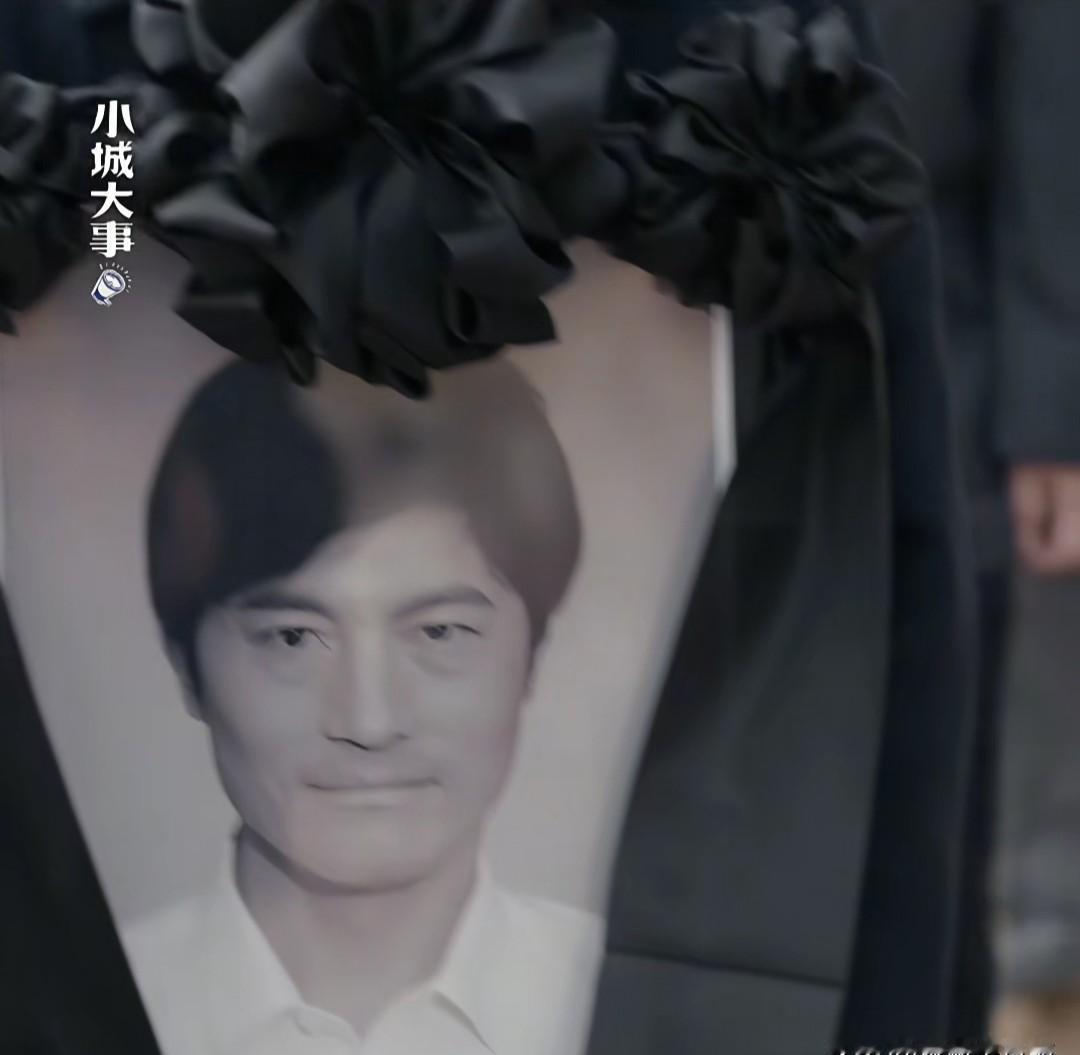 内娱是真敢拍啊！一个副镇长，就这么“憋屈”地死了？我看完《小城大事》里林冬福