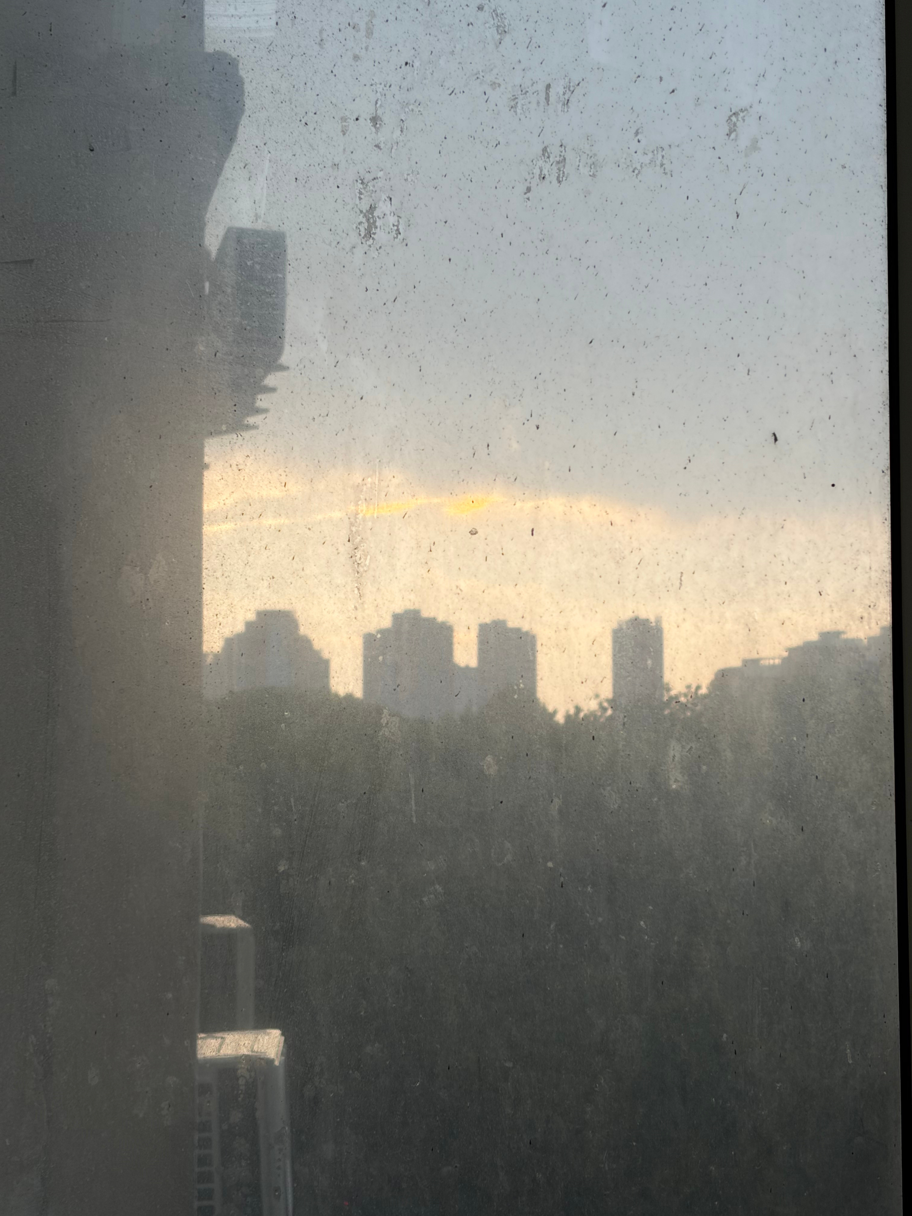 卧槽，郑州今天这是晴吗？​​​