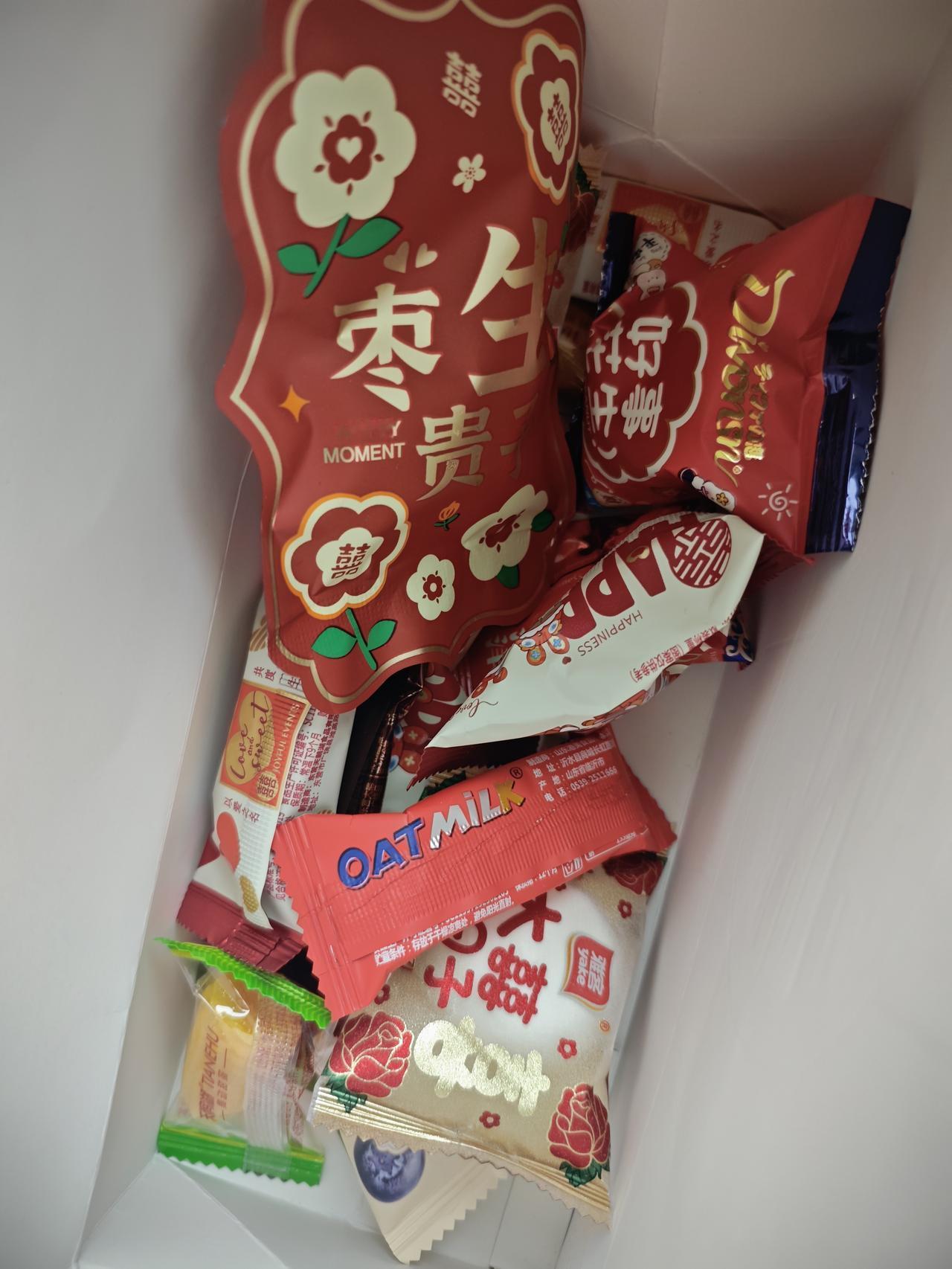 你们吃酒席会厚着脸皮打包剩菜吗？老公今天去参加同事的婚礼，回来跟我说剩了一大桌子