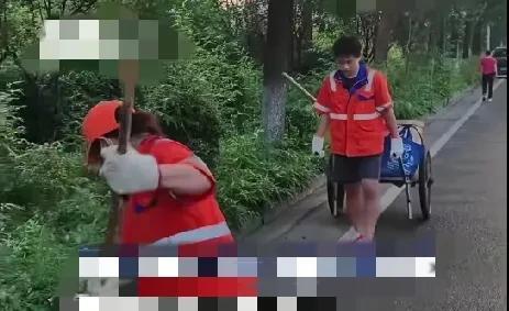 7月11日凌晨4点30分，湖北黄石市下陆区，当同龄人还在睡梦中时，15岁的男孩已