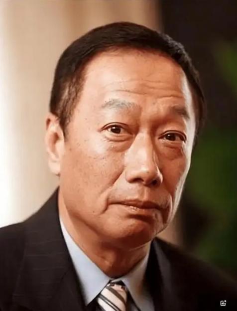 “只要大陆敢打仗，我就敢给他们送物资过去！”郭台铭，也就是富士康的创始人，表示如