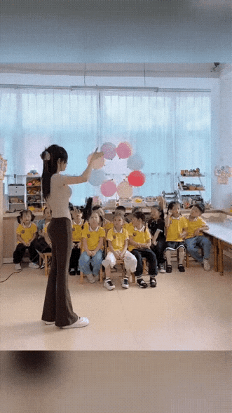 分享欢笑时光和孩子们在一起的时光总是最快乐的