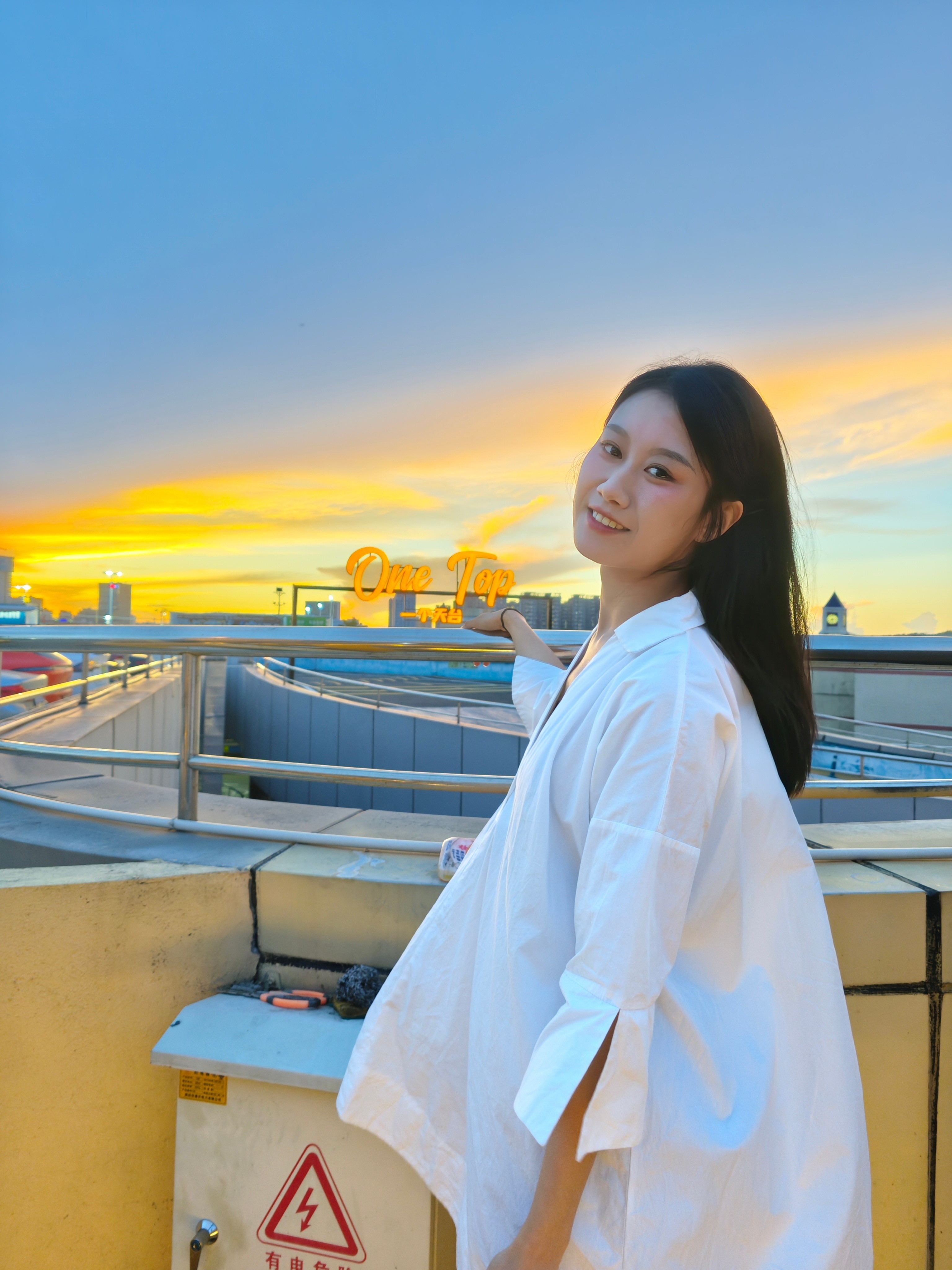 微博提示我，去年发的微博有个美女​​​
