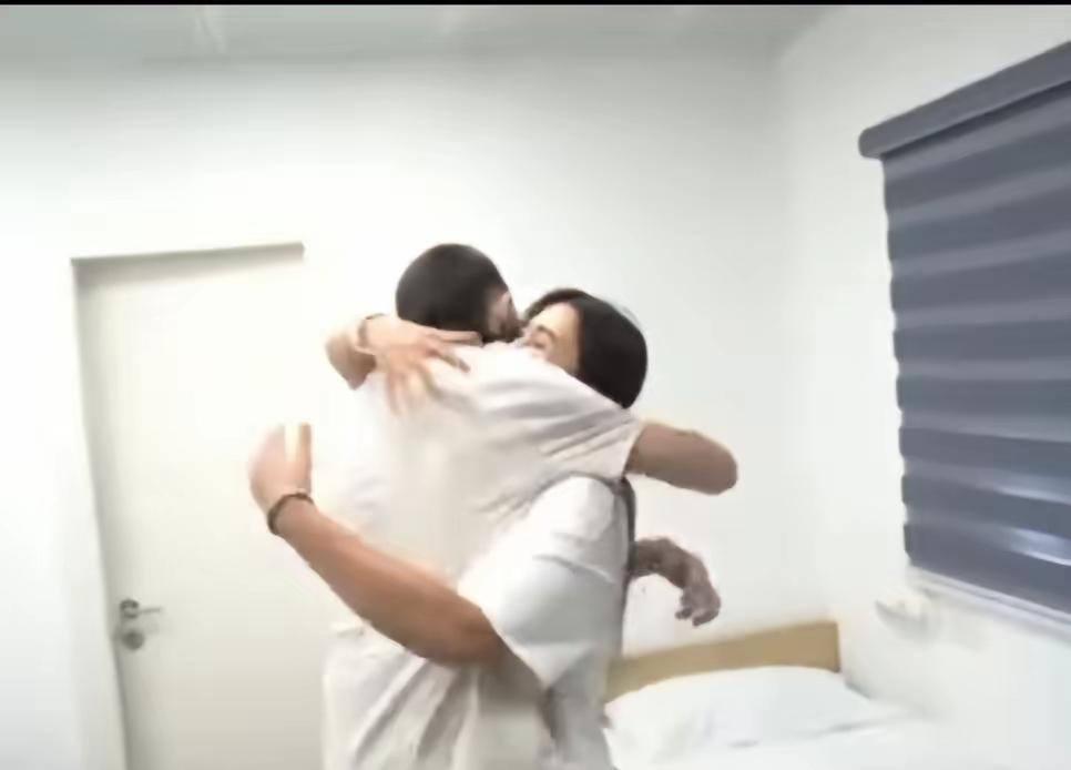 以色列的华裔姑娘诺亚的男友回来了，他们团聚了。他们一起被哈马斯绑架，分别两年了