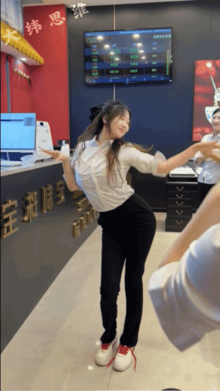 年轻就要有年轻的样子！年轻人就要做年轻人的事儿！