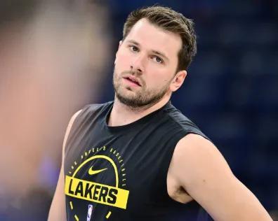 东契奇的天塌下来一半了！NBA官方公布了本赛季MVP选票情况，东契奇虽然最终排在