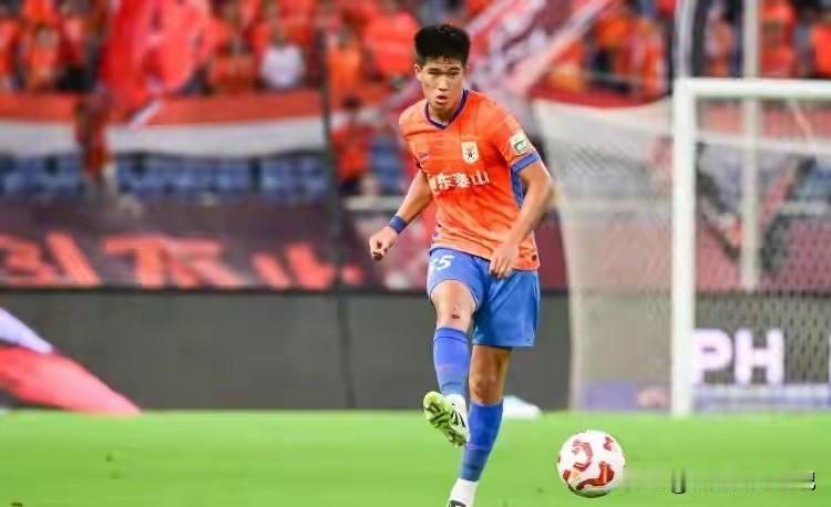 彭啸已经跟泰山完成续约！今天传来泰山最新消息。山东泰山已经彭啸完成续约。合同签