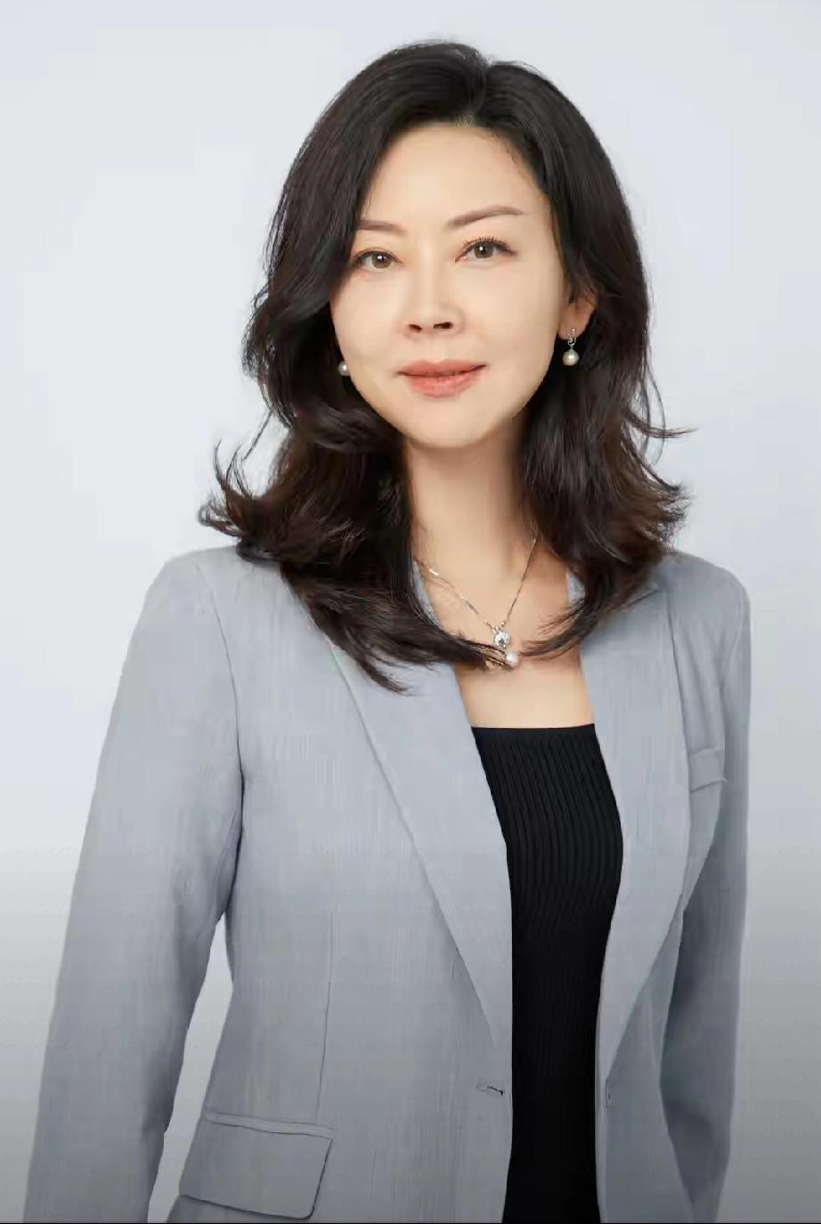 宝马中国官宣重大人事！25年公关老兵方媛升任副总裁，本土化再落子5月21日