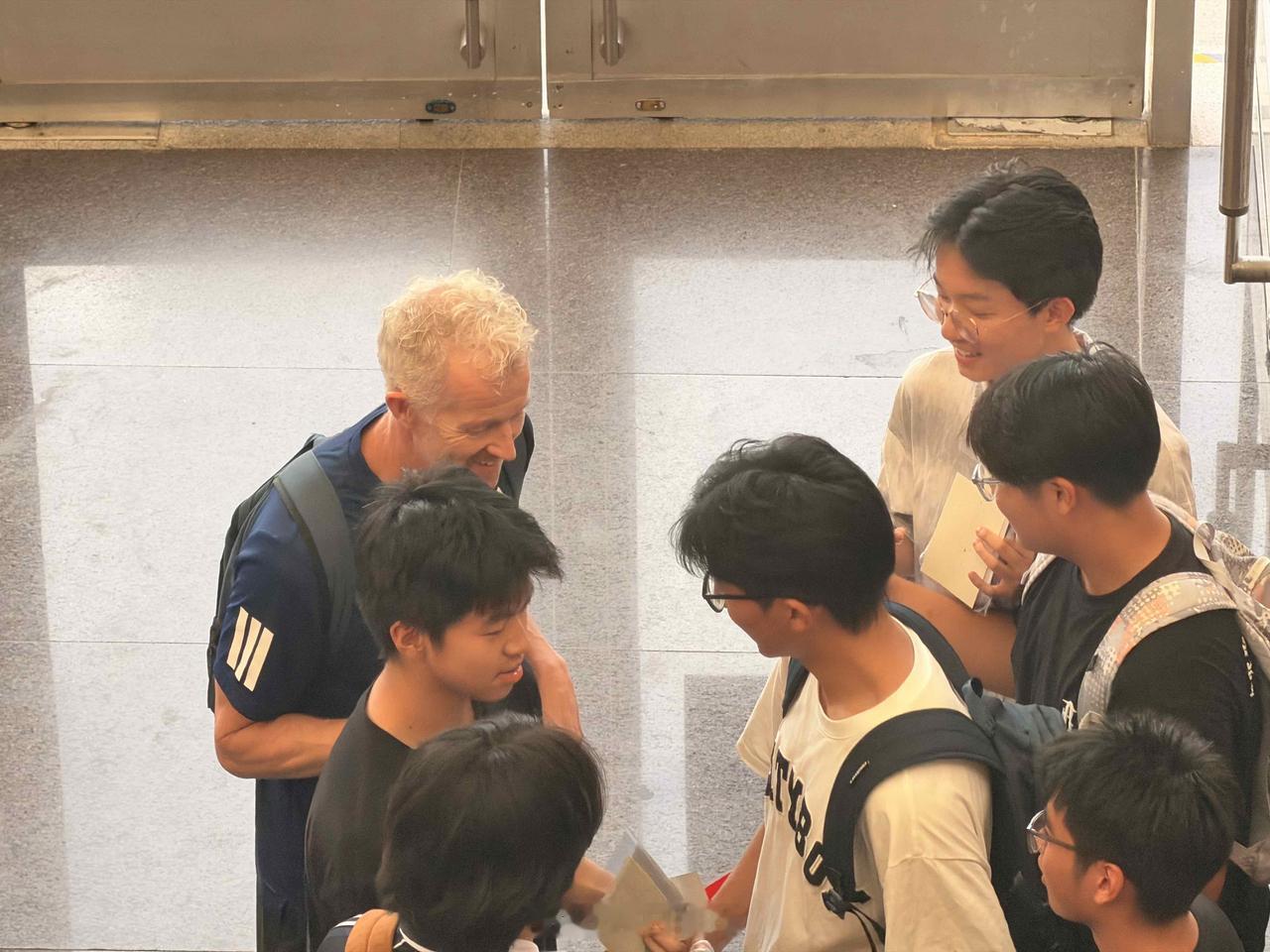 【甬派专访|中国男排主教练海宁：把观众带进比赛】中国男排2026世界男排联赛