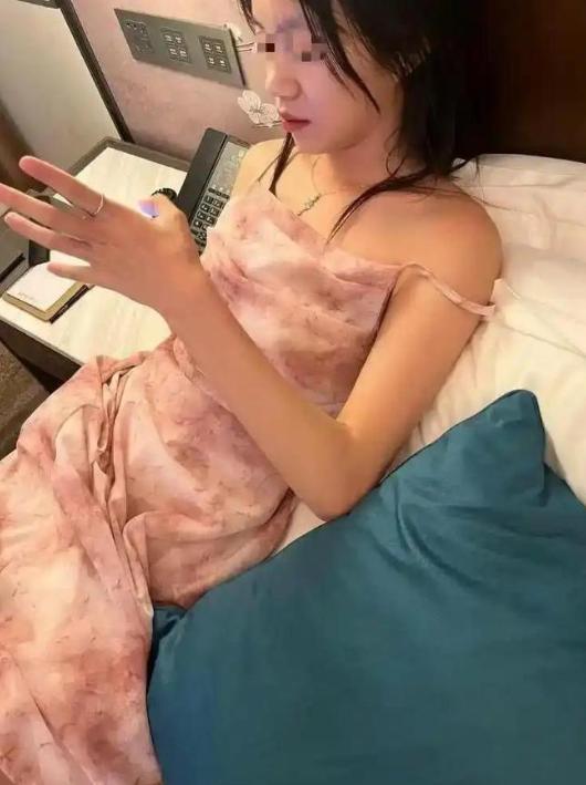 广西，男子约女子出来开房，女子说自己没有钱，男子如果转账，她就出来，结果男子就