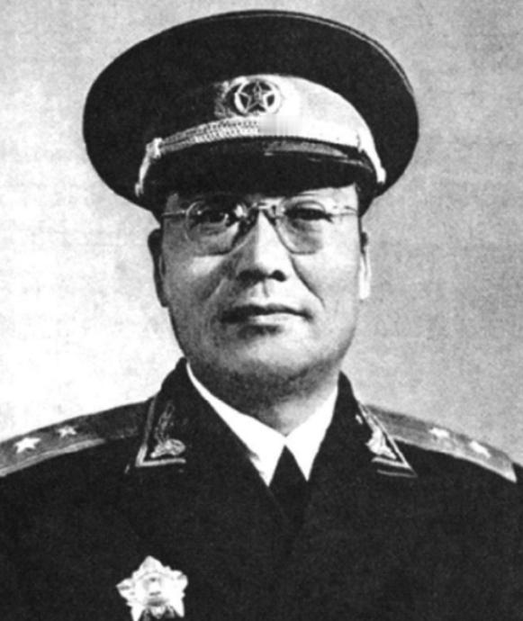1961年2月的一天，杜聿明、王耀武、李仙洲等特赦人员，受周恩来总理的邀请到西花