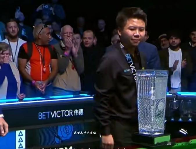 年度最佳男配角！小龙前进路上有喜亦有悲。2025年，不经不觉又快要走到尽头了！