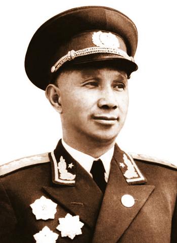 无冕元帅粟裕：一个没戴元帅衔，却被全军公认的“战神”开门见山，聊聊粟裕。他不