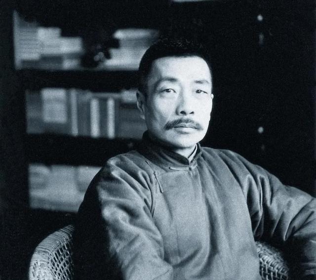 1933年，鲁迅写了很多抨击国民党的文章，老蒋大怒，派沈醉前去暗杀。沈醉在鲁迅门