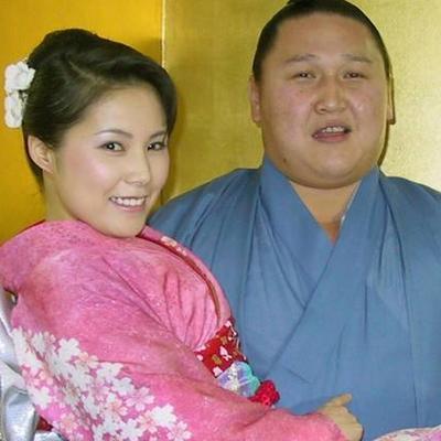 为什么很多漂亮的日本姑娘，都争着要嫁给非常肥胖的相扑运动员？答案不在体重，也不在