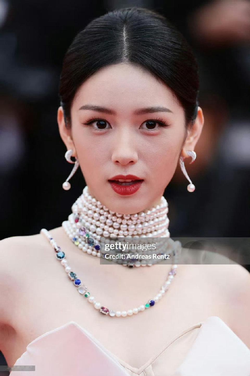 周也最好看的发型就是贴头皮​​​