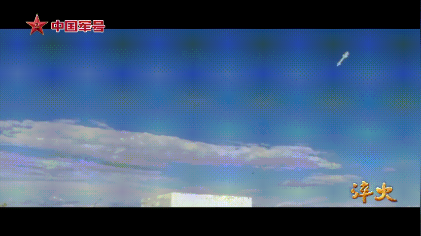 美军的B-1B轰炸机最近在日本三泽基地安了家，这可是好多年没见的大手笔。结果飞机
