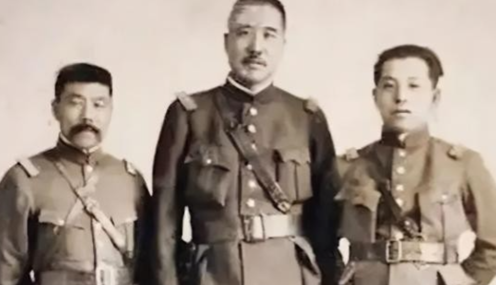 1928年，“狗肉将军”张宗昌娶14岁的朱宝霞为21姨太太。新婚夜，张宗昌喝的迷