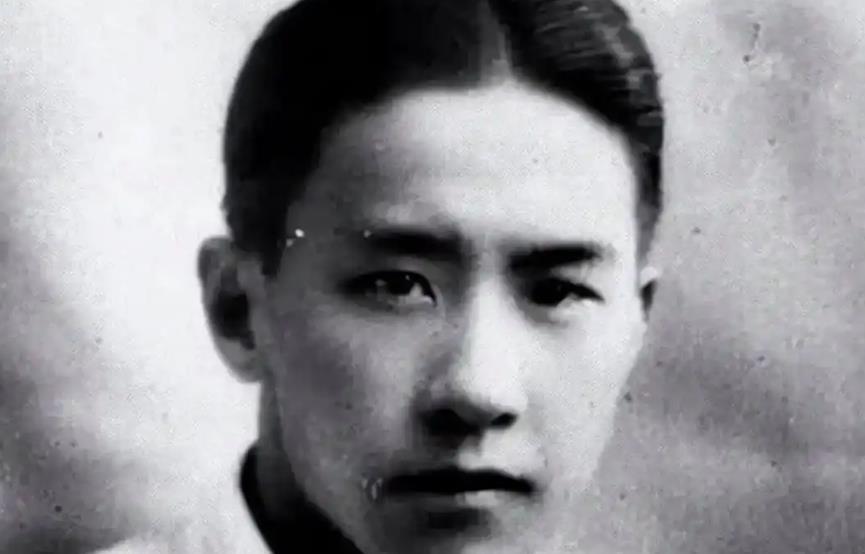 1901年冬，14岁的蒋介石和19岁的毛福梅拜堂成亲，主婚人刚喊完“送入洞房”，