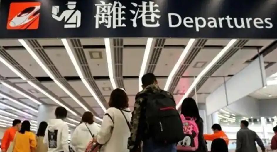 这就是移民到英国的下场？2021年，一香港女子移民英国三天，天天“以泪洗面”，本