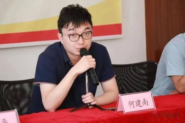 002633, 董事长、总经理、董秘集体辞职