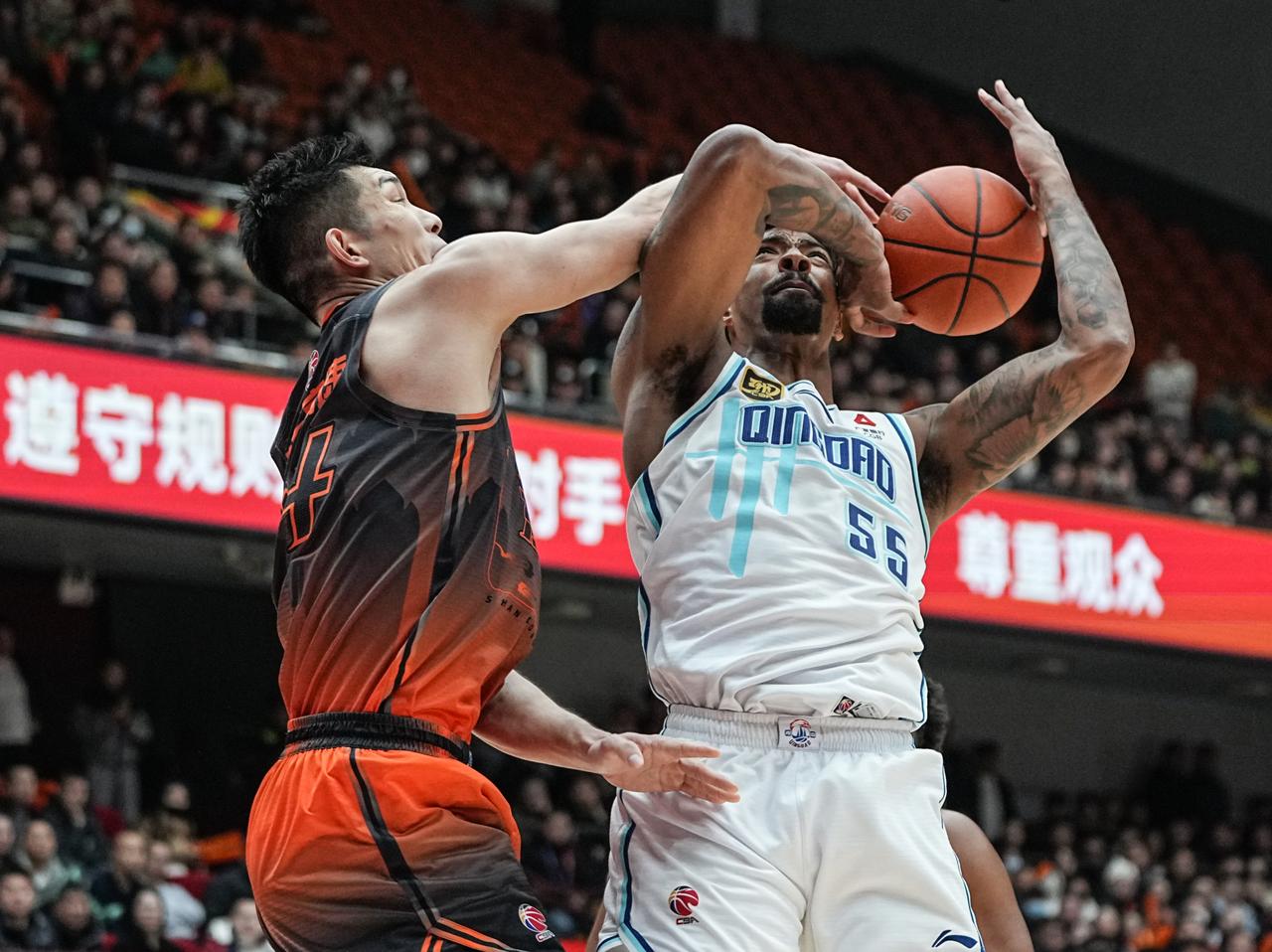 山东队为什么能够在上场比赛大胜福建队，并斩获新一轮的两连胜？就在上场遭遇战，山东