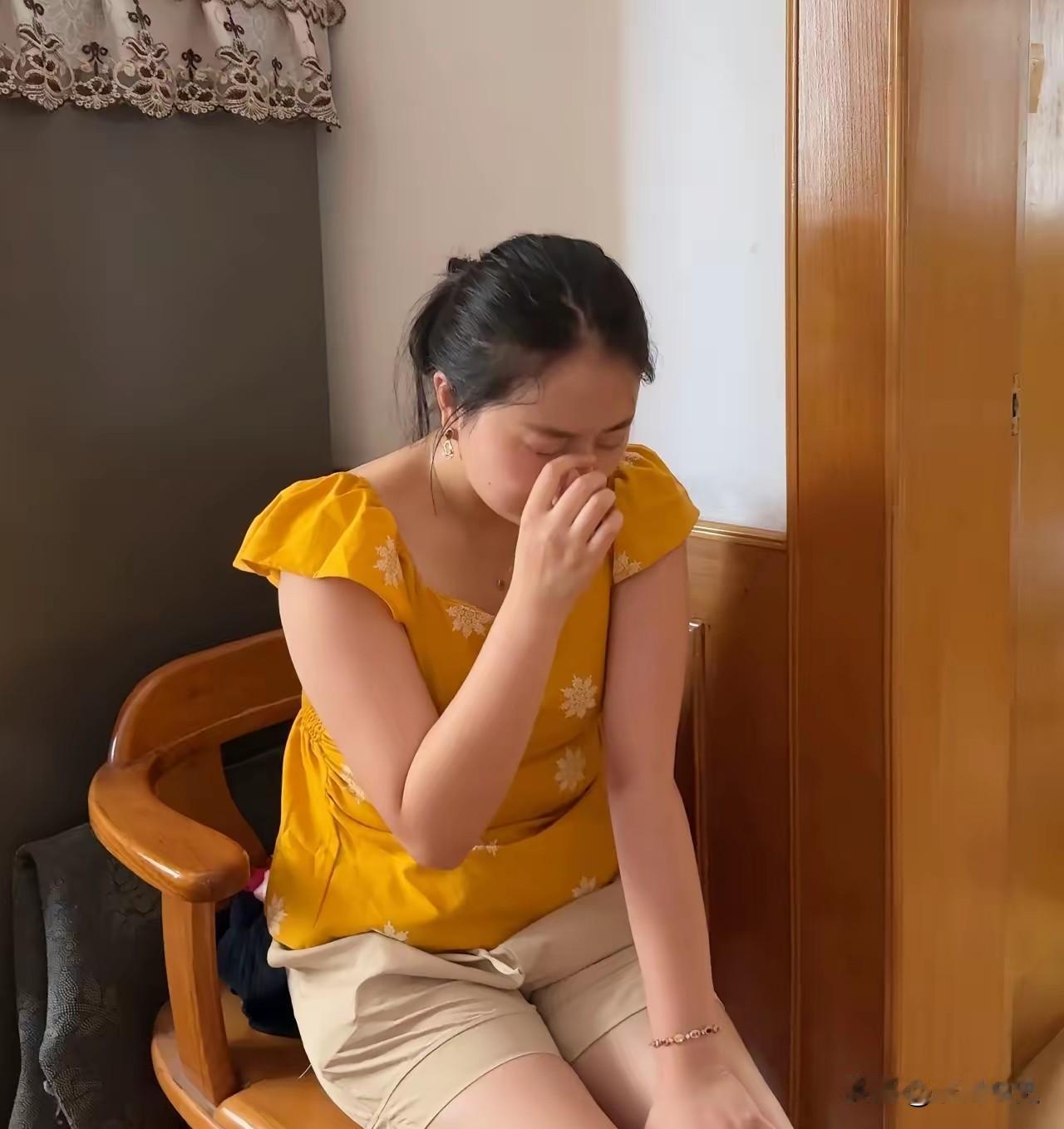 我认识俩女的，都挺有意思，一个30，一个32，都为情人离了婚，结果呢，从民政局出