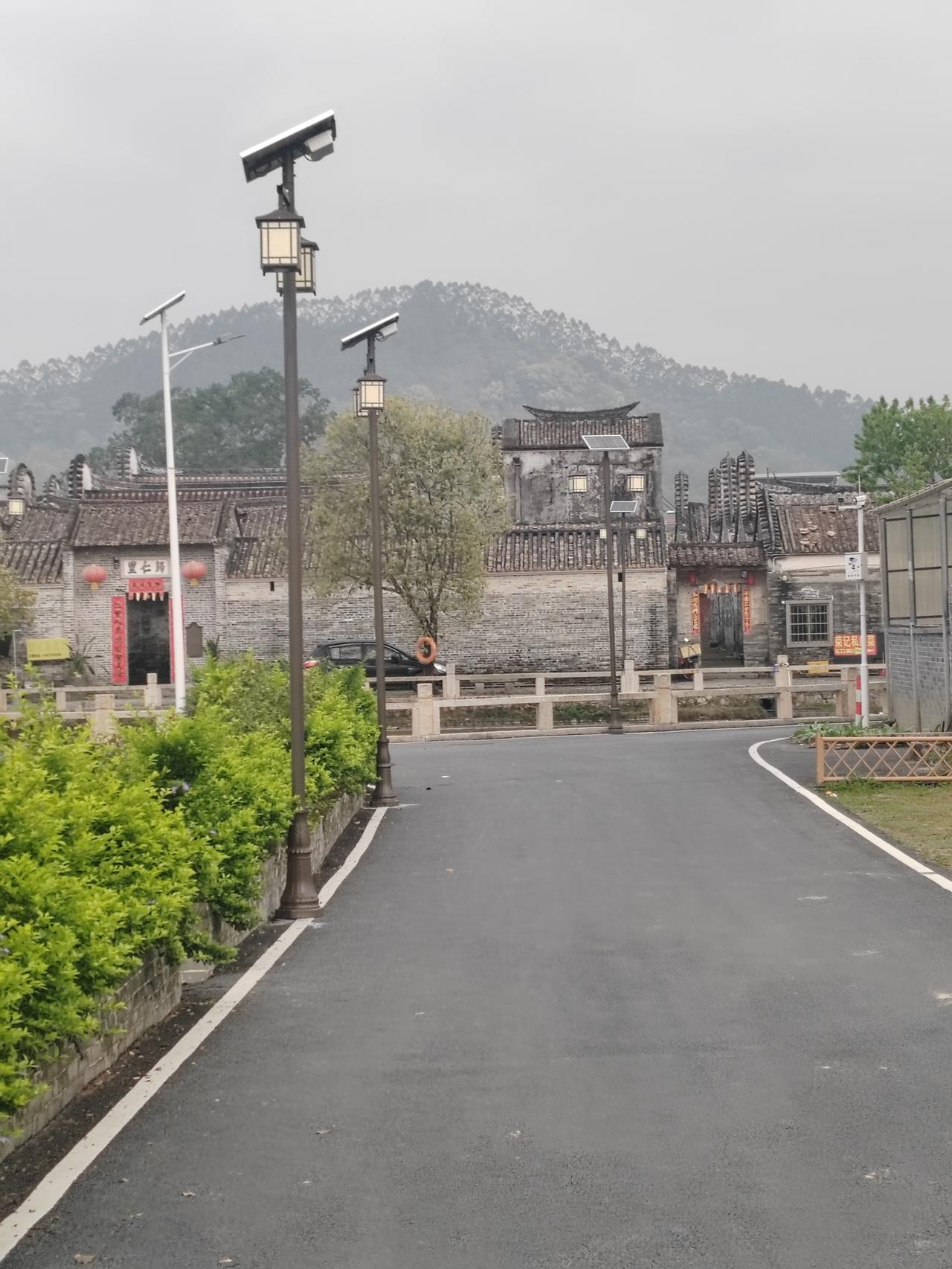 如果以下几条你都有，那独来独往可能更适合你。1. 社交耗能，独处回血不是