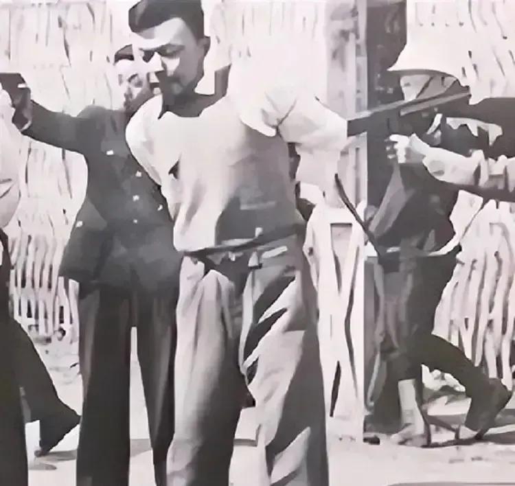 1941年，宋更新被捕，敌人把他带到了荒郊野外枪杀，他身中三枪，未死。当时子