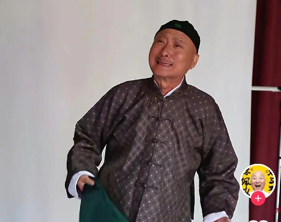 看完《戏台》只想说陈佩斯还是更适合演小品演话剧，他适合在舞台，却不适合电影院