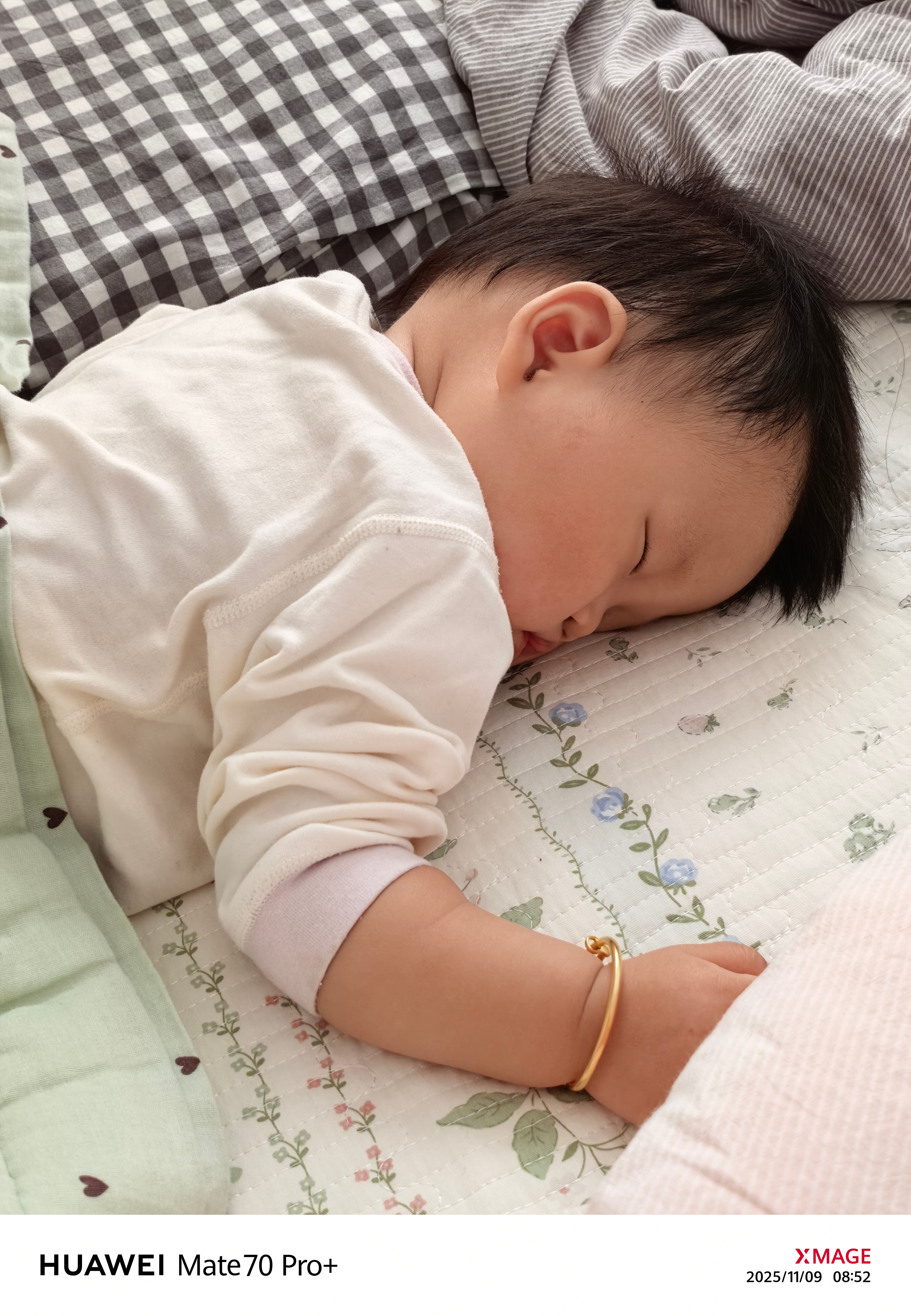 你们娃打过流感疫苗嘛？昨天刚和媳妇带着娃打了流感疫苗，结果凌晨就发烧了[扁嘴]给