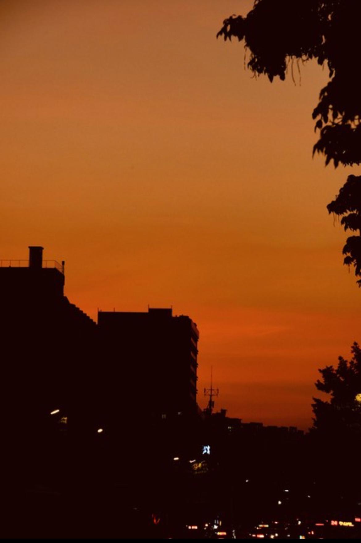 人到中年，上有老下有小，最怕的从来不是没钱。最怕父母突然生病，自己既没时间也没