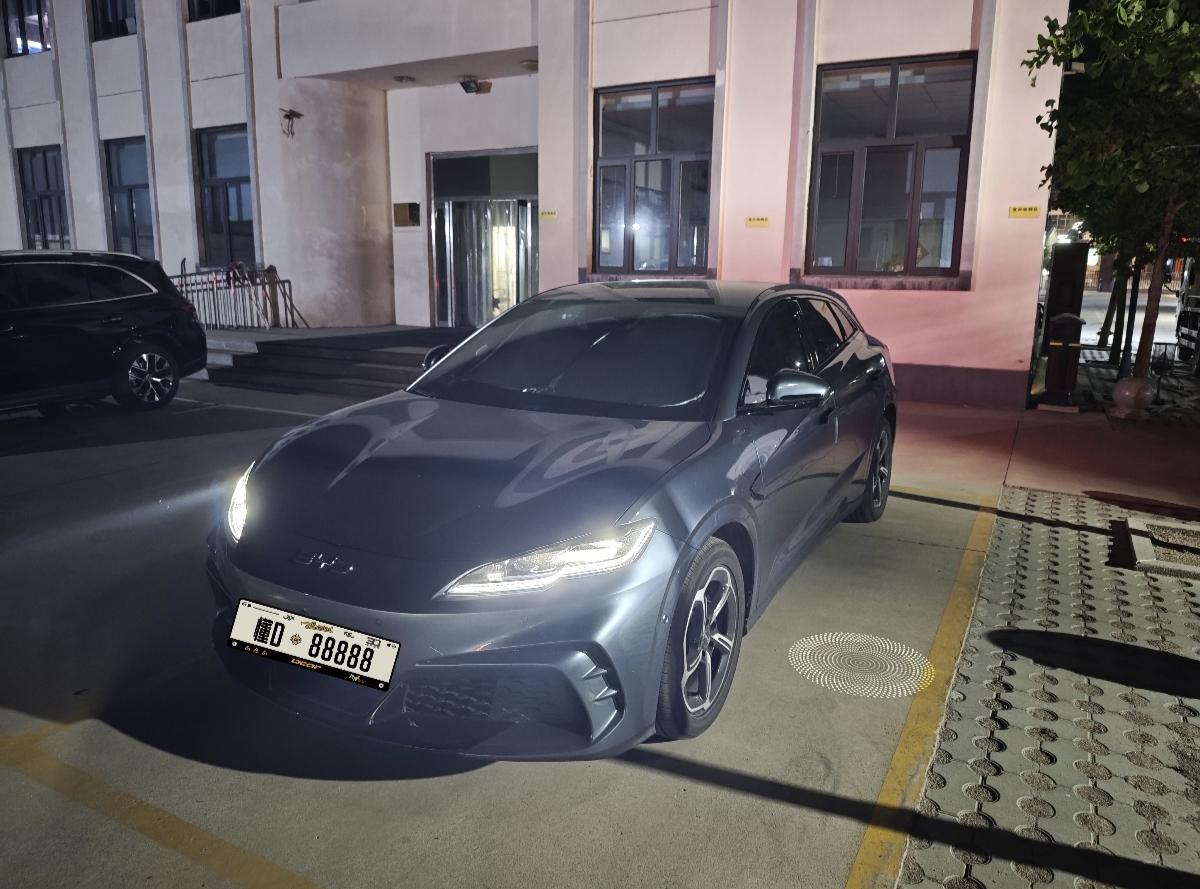 如果没有家充桩的话，真心不建议买纯电车，因为如果只在商用充电桩充电的话，用车成本