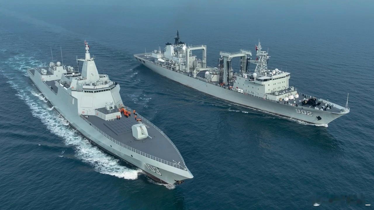 最近为了加强对小日子的威压态势，055大驱的102舰还在日本海进行巡逻任务，10