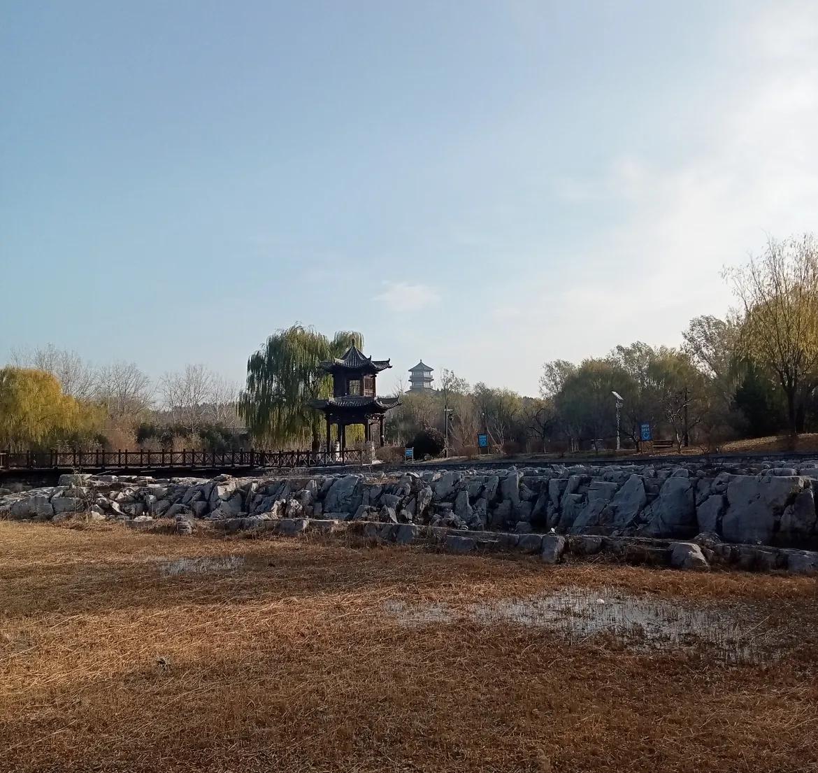 需居安思危，当下世界各国稀土供应紧张只是一时现象，不久之后，稀土或许会沦为廉价或