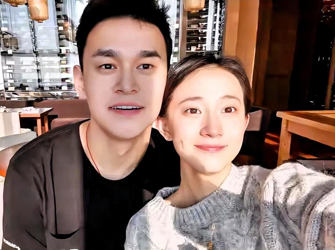 游戏逼张豆豆说想换老公。规则是必须违心答“当然了”。她犹豫几秒，笑着说了。孙