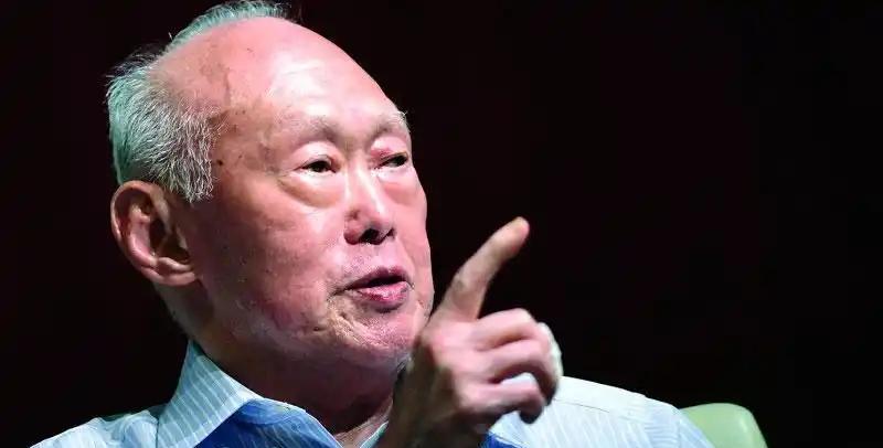 🐼李光耀晚年直言：新加坡虽是华人国家，但不会“回归祖国”。七成的人口是华人