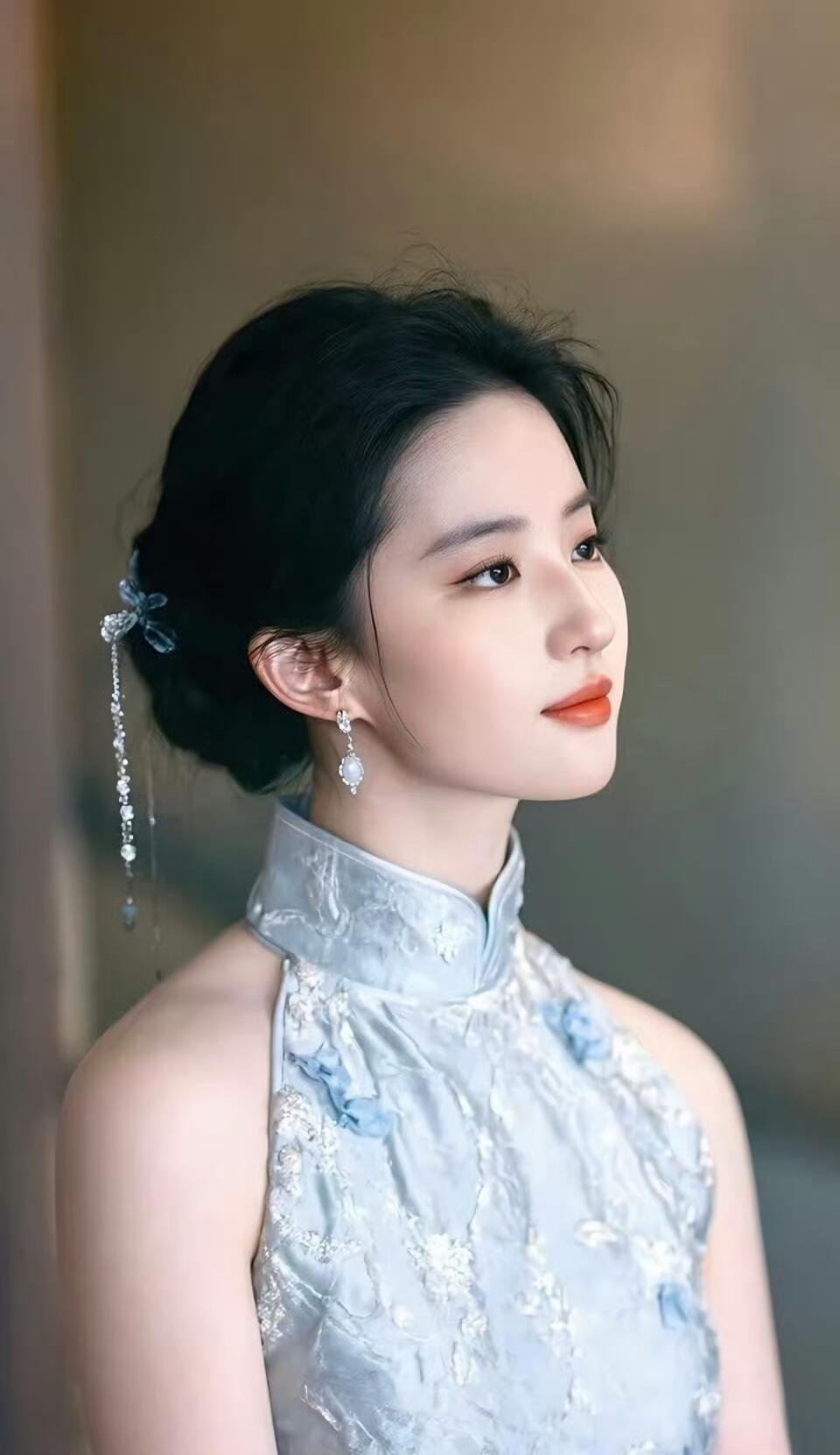 人与旗袍的最高境界，是刘亦菲这样吗？