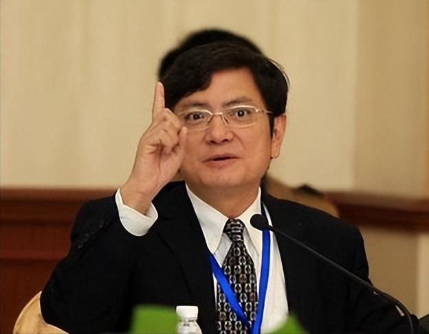 郑强发出痛心疾首地质问:“1982年,我们的国家公费一批学生到日本留学,这批人中