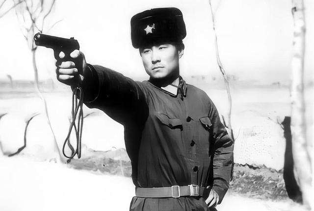 1979年，160师师长张志信让独子当侦察兵，妻子知道后，一通电话打到了前线：“