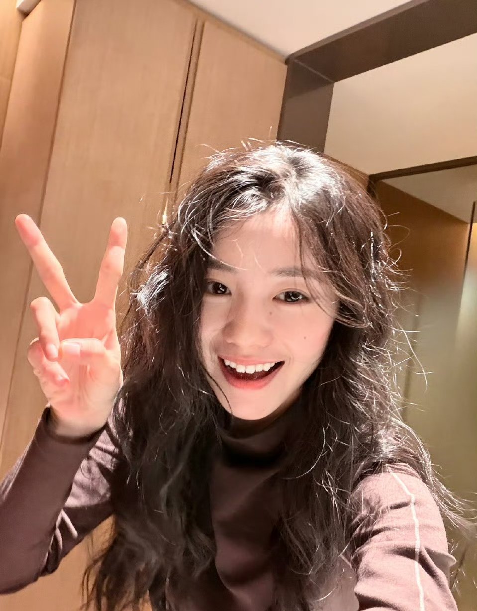 刘浩存最新自拍刘浩存刘浩存