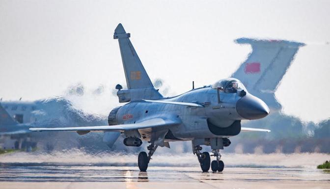 “中国武器是不是被‘冷落’了？”印尼没买歼-10CE，泰国选了瑞典“鹰狮”，连巴