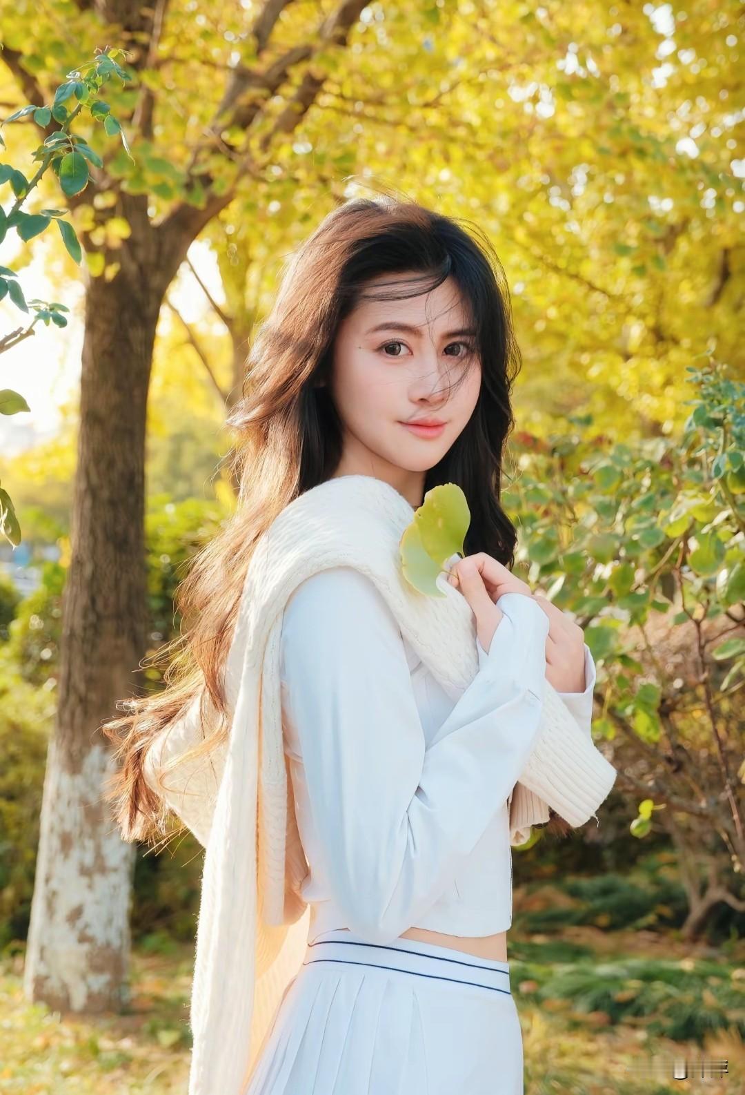 这么美的风景，这么美的姑娘叶凯薇。