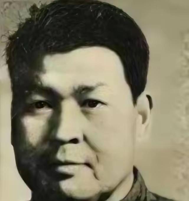 1972年6月，山西榆次郊外的麦田里，两名铁路工人发现了一具高度腐烂的男尸。死