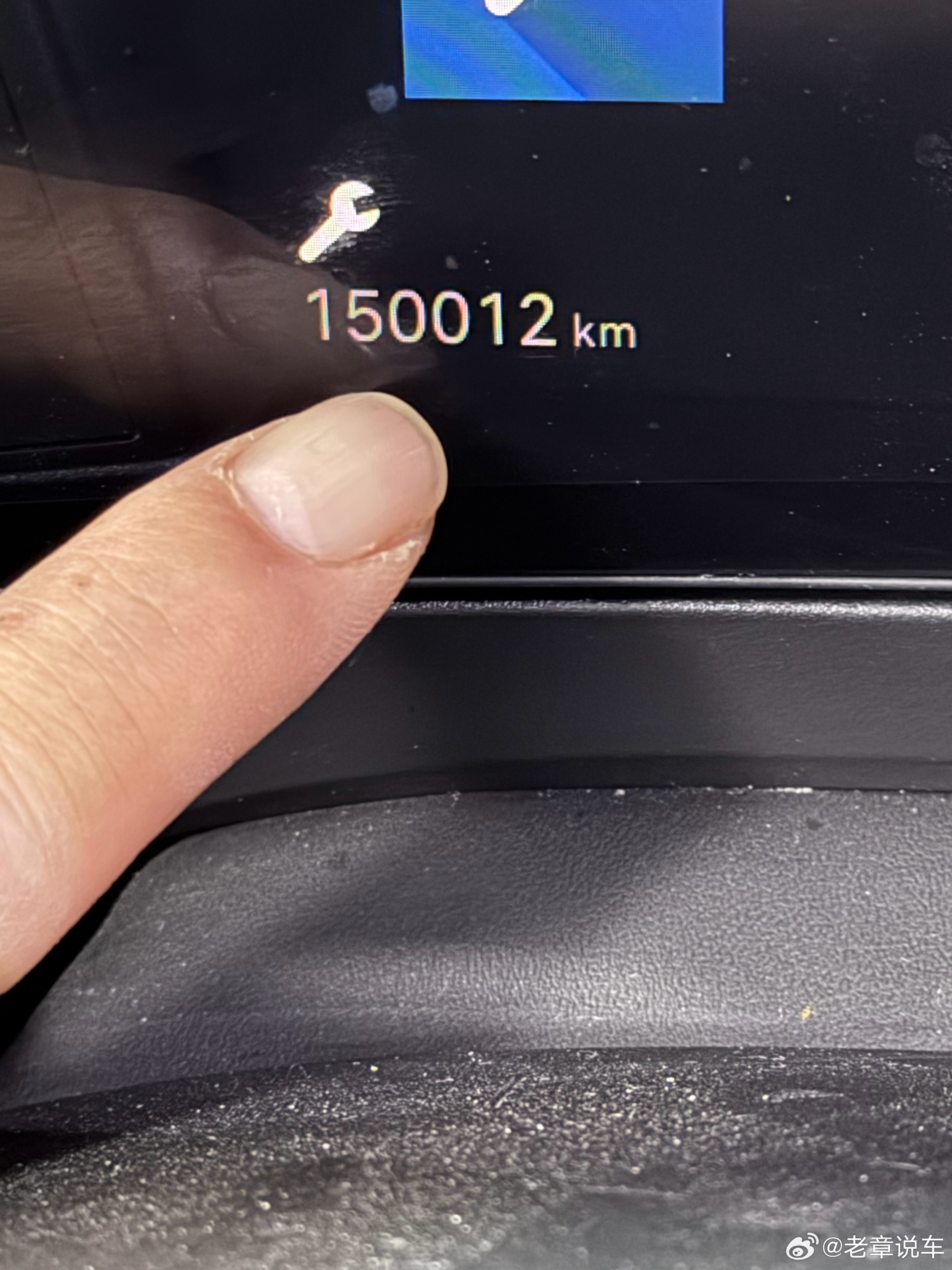 开始拆大公里数的燃油车。从我最熟悉的法系车，凡尔赛C5X开始。这台使用5年