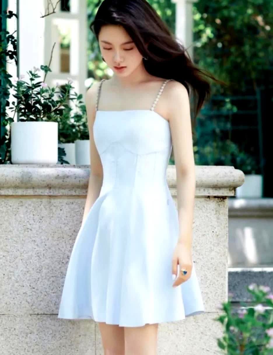 浙江有个32岁的女子，急着想结婚，相亲认识了个身材健硕的男的，两人看场电