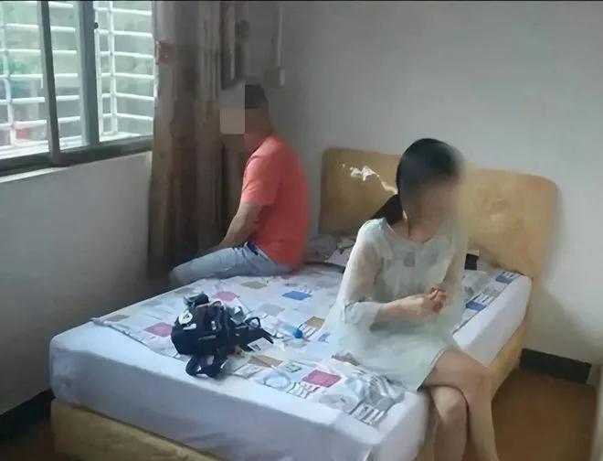 男的欠女的1千块钱，整天追着女的要。把女的能烦死，结果女的来了一句，不就1千块钱