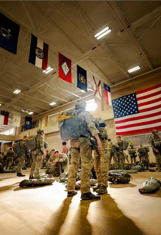 美军打仗从来不在乎武器装备，他们更在乎的是自己的命?很多人觉得美军丢弃武器是