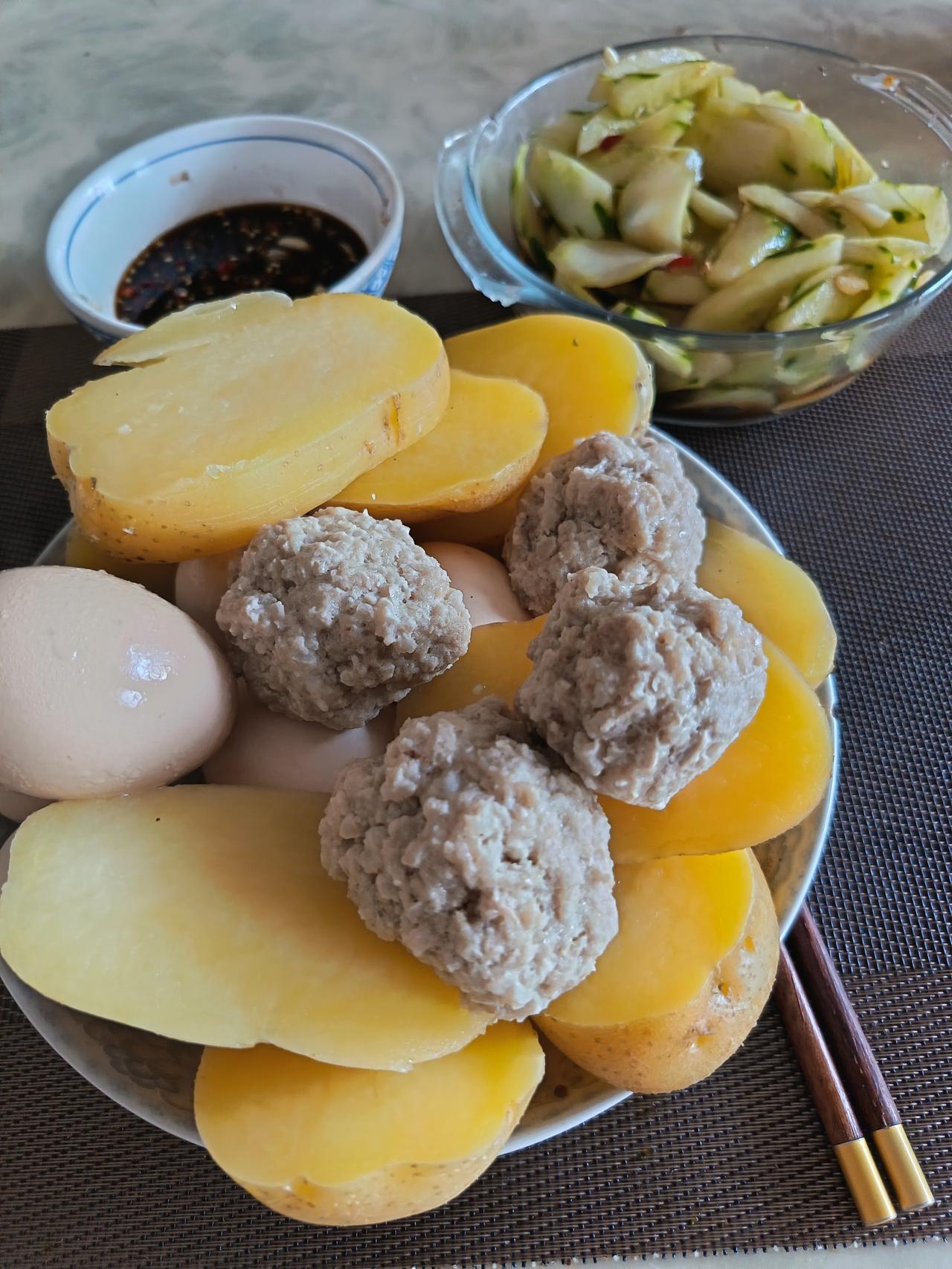 唉，很多人都把减肥吊在口里，天天减肥，月月减肥就是减不下来。原因呢很简单，就